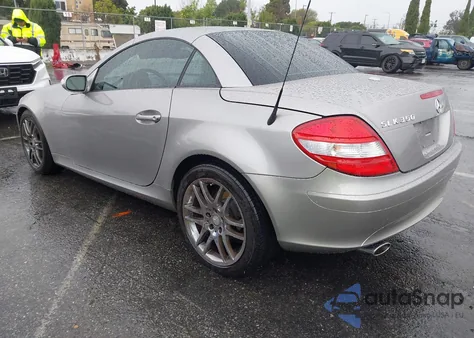 2008 Mercedes-Benz Slk 350 z USA, uszkodzony, nr VIN WDBWK56F38F181437